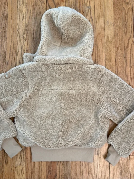 ALO Yoga Foxy Sherpa Jacket in Camel – Size XS EUC - Picture 9 of 15